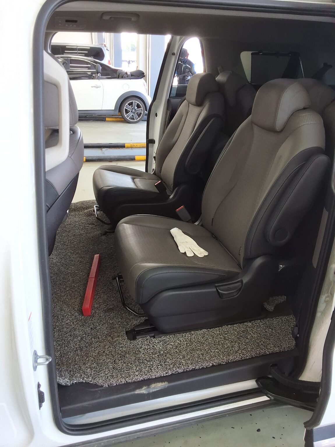 KIA THE NEW CARNIVAL (KA4) 9-SEATER DIESEL SIGNATURE 2024 - zdjęcie 12