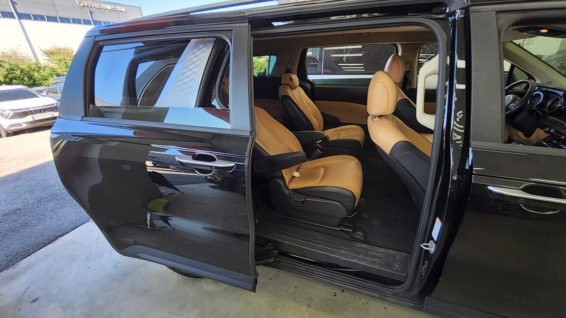 KIA NEW CARNIVAL (KA4) 9-SEATER DIESEL PRESTIGE 2023 - zdjęcie 13