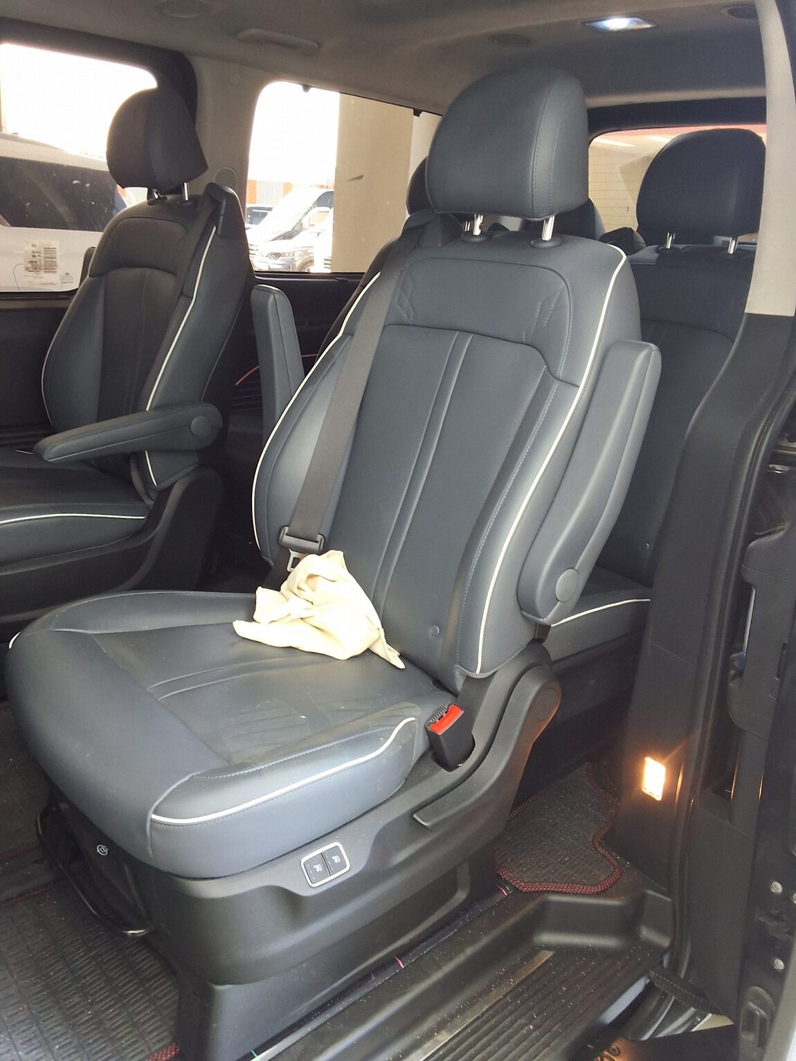 HYUNDAI STARIA 2.2 DIESEL LOUNGE 9-SEATER 4WD INSPIRATION 2022 - zdjęcie 12