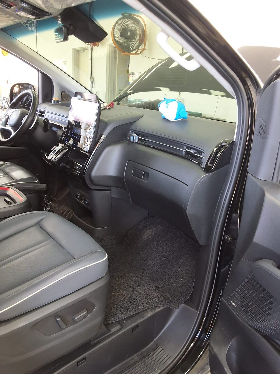 HYUNDAI STARIA 2.2 DIESEL LOUNGE 9-SEATER 4WD INSPIRATION 2022 - zdjęcie 14