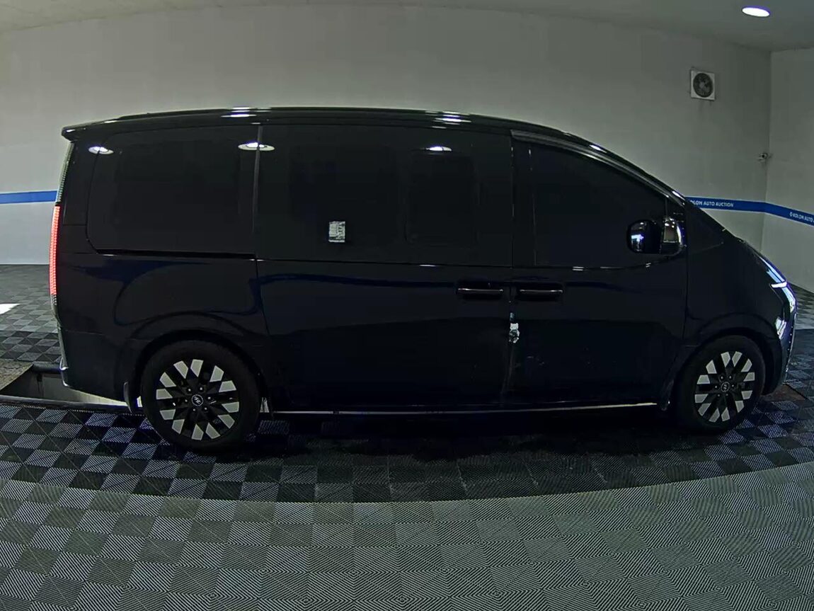 HYUNDAI STARIA 2.2 DIESEL LOUNGE 9-SEATER 4WD INSPIRATION 2022 - zdjęcie 4