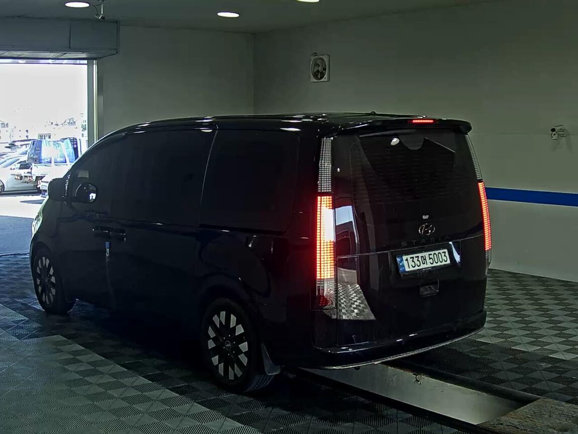 HYUNDAI STARIA 2.2 DIESEL LOUNGE 9-SEATER 4WD INSPIRATION 2022 - zdjęcie 6