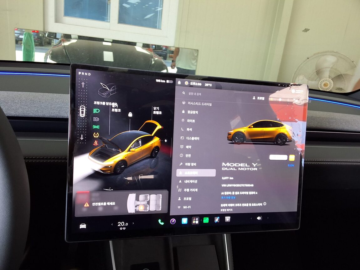 TESLA MODEL Y AWD LONG RANGE 2026 - zdjęcie 9