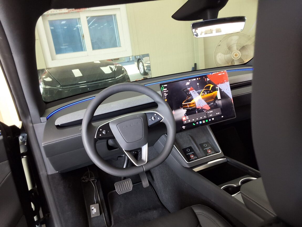 TESLA MODEL Y AWD LONG RANGE 2026 - zdjęcie 11