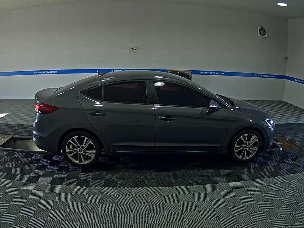 HYUNDAI AVANTE AD 1.6 GDi VALUE PLUS 2018 - zdjęcie 4