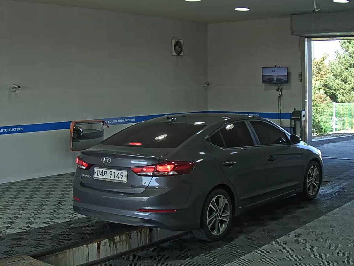 HYUNDAI AVANTE AD 1.6 GDi VALUE PLUS 2018 - zdjęcie 5