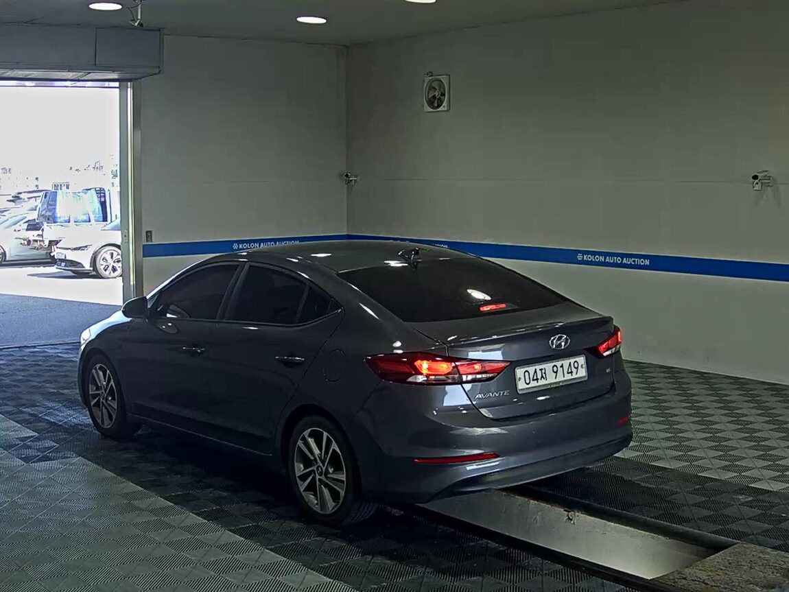 HYUNDAI AVANTE AD 1.6 GDi VALUE PLUS 2018 - zdjęcie 6