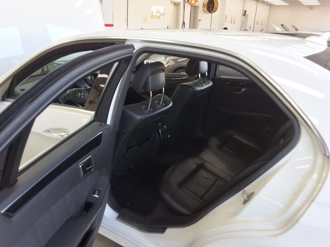 MERCEDES-BENZ E-CLASS (4TH GEN) E220 CDI AVANTGARDE 2013 - zdjęcie 12