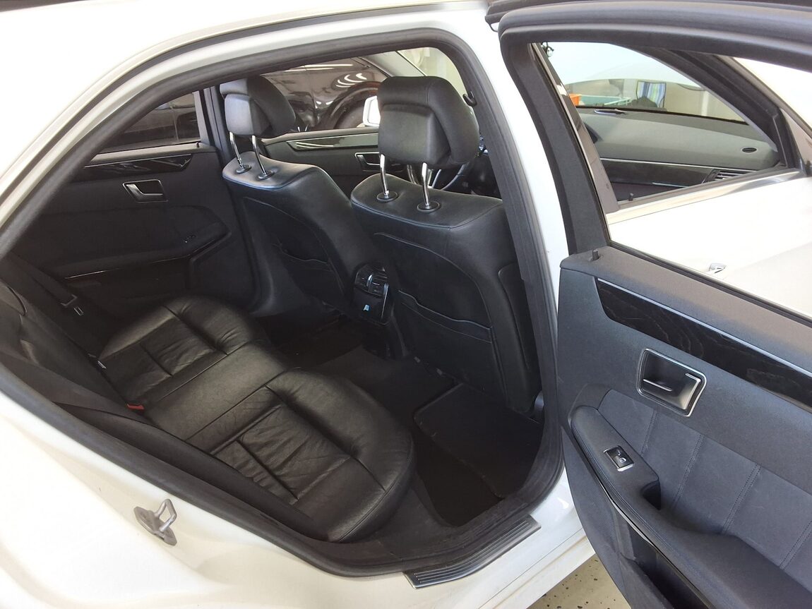 MERCEDES-BENZ E-CLASS (4TH GEN) E220 CDI AVANTGARDE 2013 - zdjęcie 13