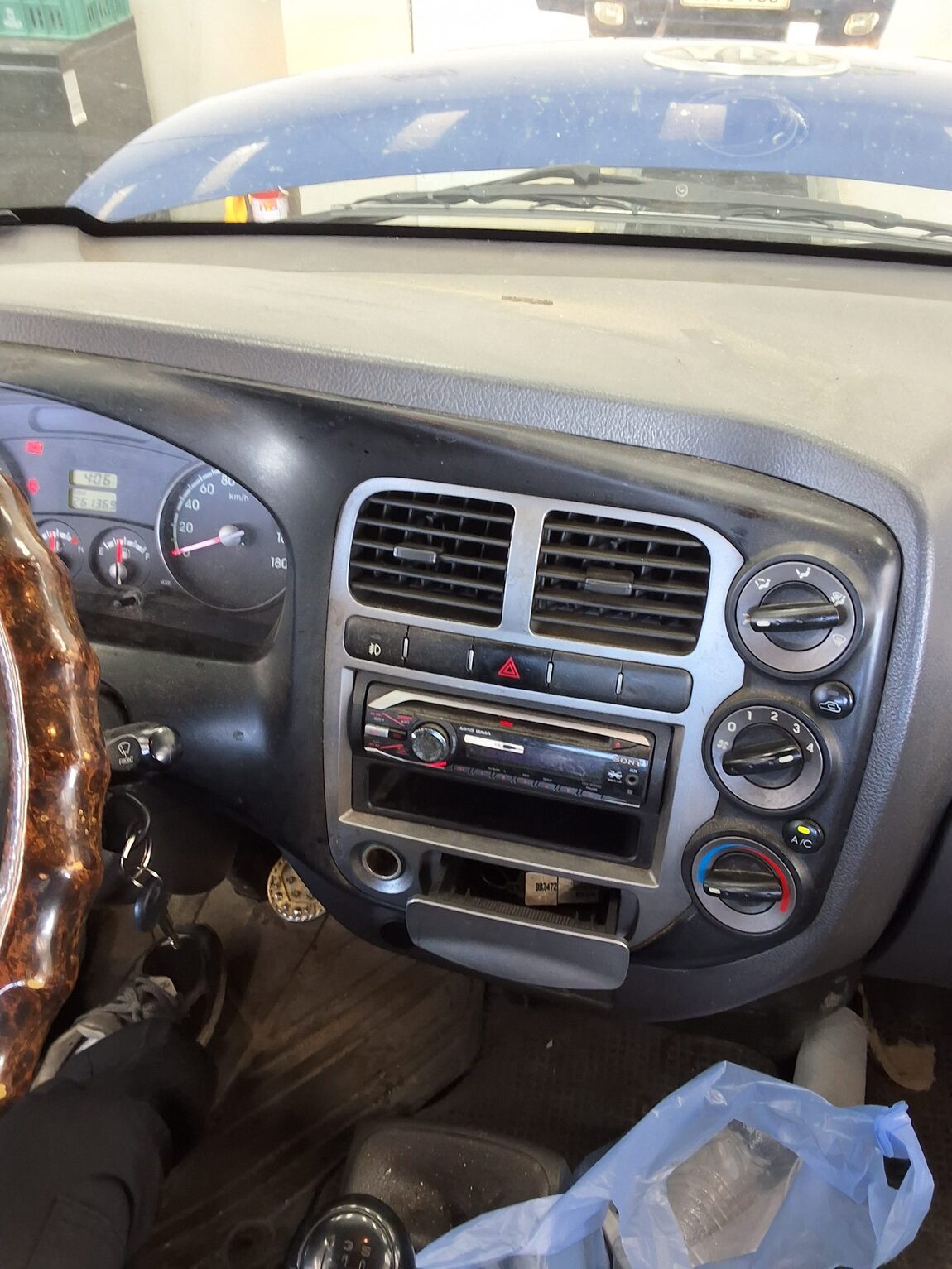 KIA BONGO III CARGO CRDi KING CAB EXTRA LONG WHEELBASE 2010 - zdjęcie 15
