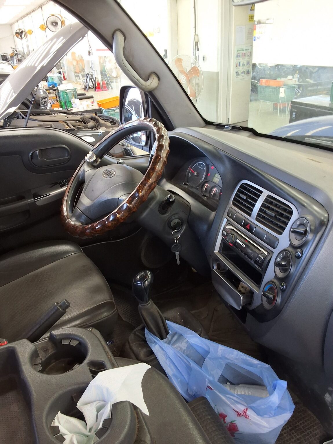 KIA BONGO III CARGO CRDi KING CAB EXTRA LONG WHEELBASE 2010 - zdjęcie 11