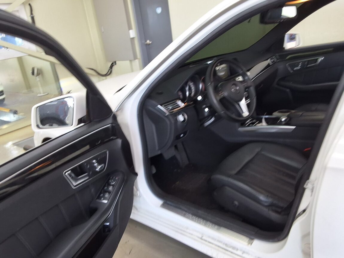 MERCEDES-BENZ E-CLASS (4TH GEN) E220 CDI AVANTGARDE 2014 - zdjęcie 11