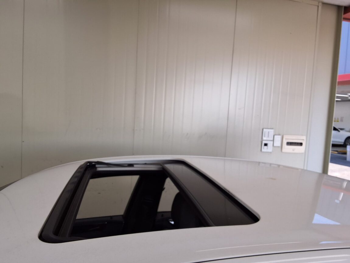 MERCEDES-BENZ E-CLASS (4TH GEN) E220 CDI AVANTGARDE 2014 - zdjęcie 26