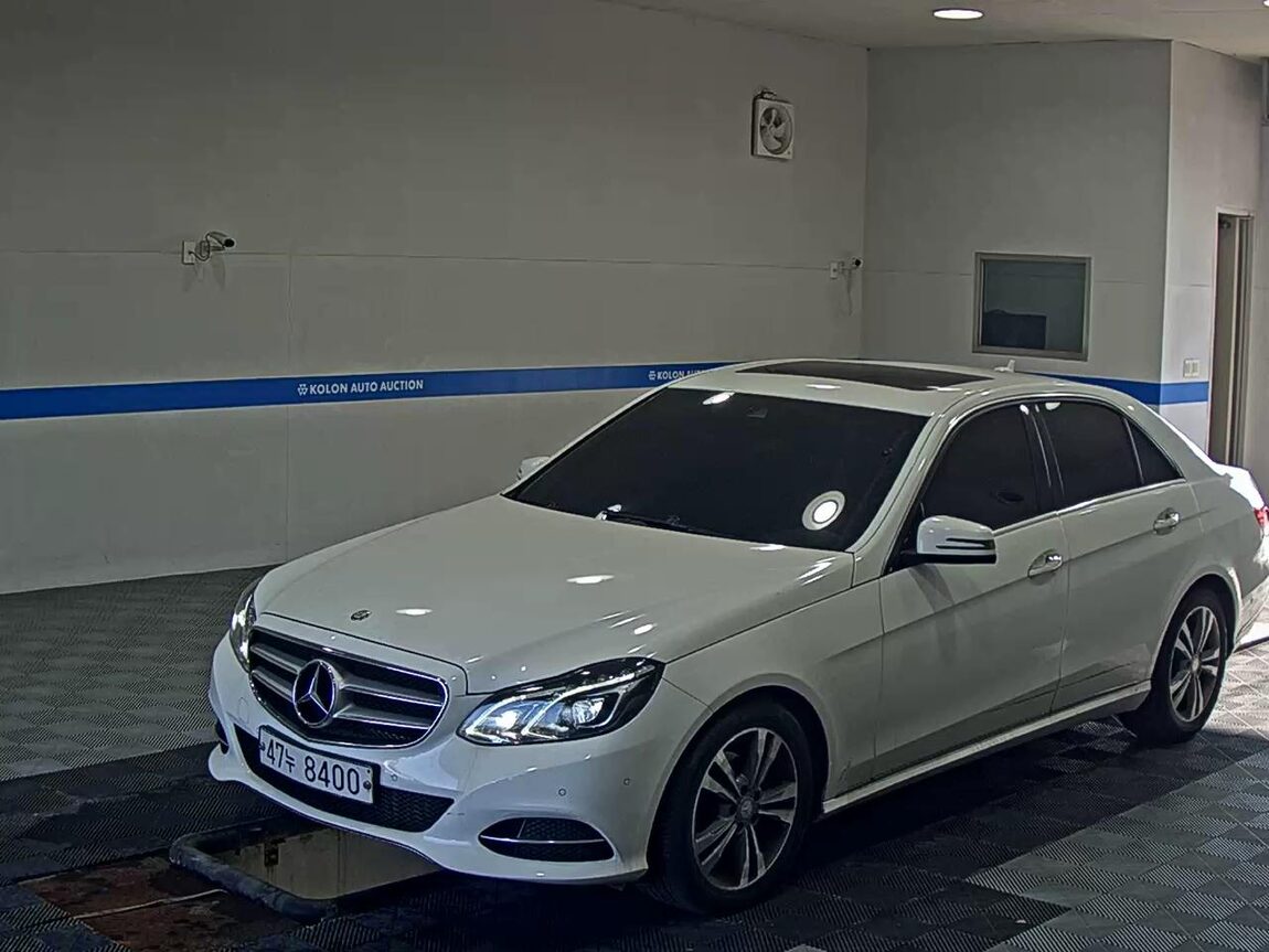 MERCEDES-BENZ E-CLASS (4TH GEN) E220 CDI AVANTGARDE 2014 - zdjęcie 2