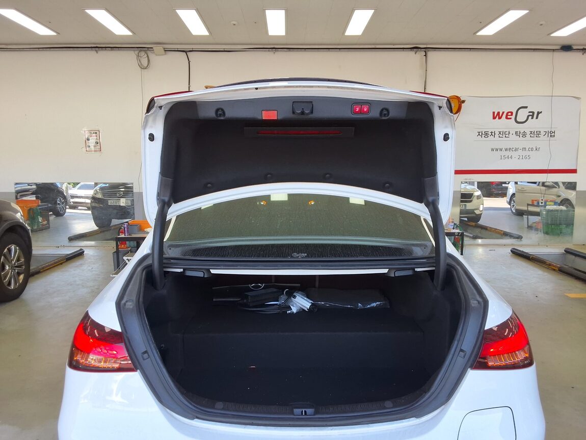 MERCEDES-BENZ E-CLASS (5TH GEN) E300e 4MATIC EXCLUSIVE 2021 - zdjęcie 15