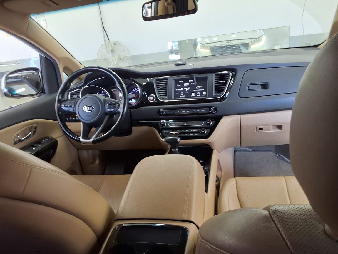 KIA THE NEW CARNIVAL HI-LIMOUSINE 7-SEATER DIESEL PRESIDENT 2019 - zdjęcie 11