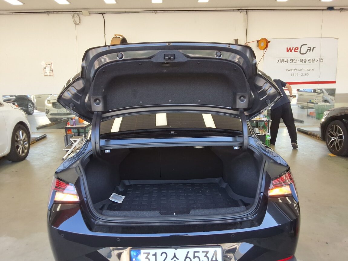 HYUNDAI AVANTE (CN7) 1.6 TURBO N LINE INSPIRATION 2023 - zdjęcie 15