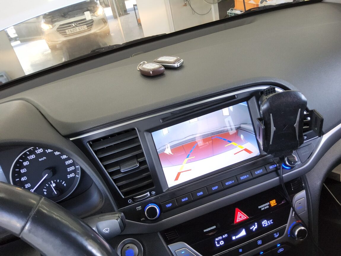 HYUNDAI AVANTE AD 1.6 GDi SMART 2016 - zdjęcie 17