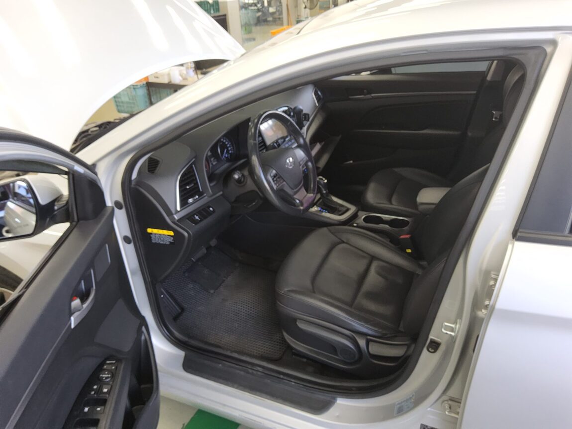 HYUNDAI AVANTE AD 1.6 GDi SMART 2016 - zdjęcie 10