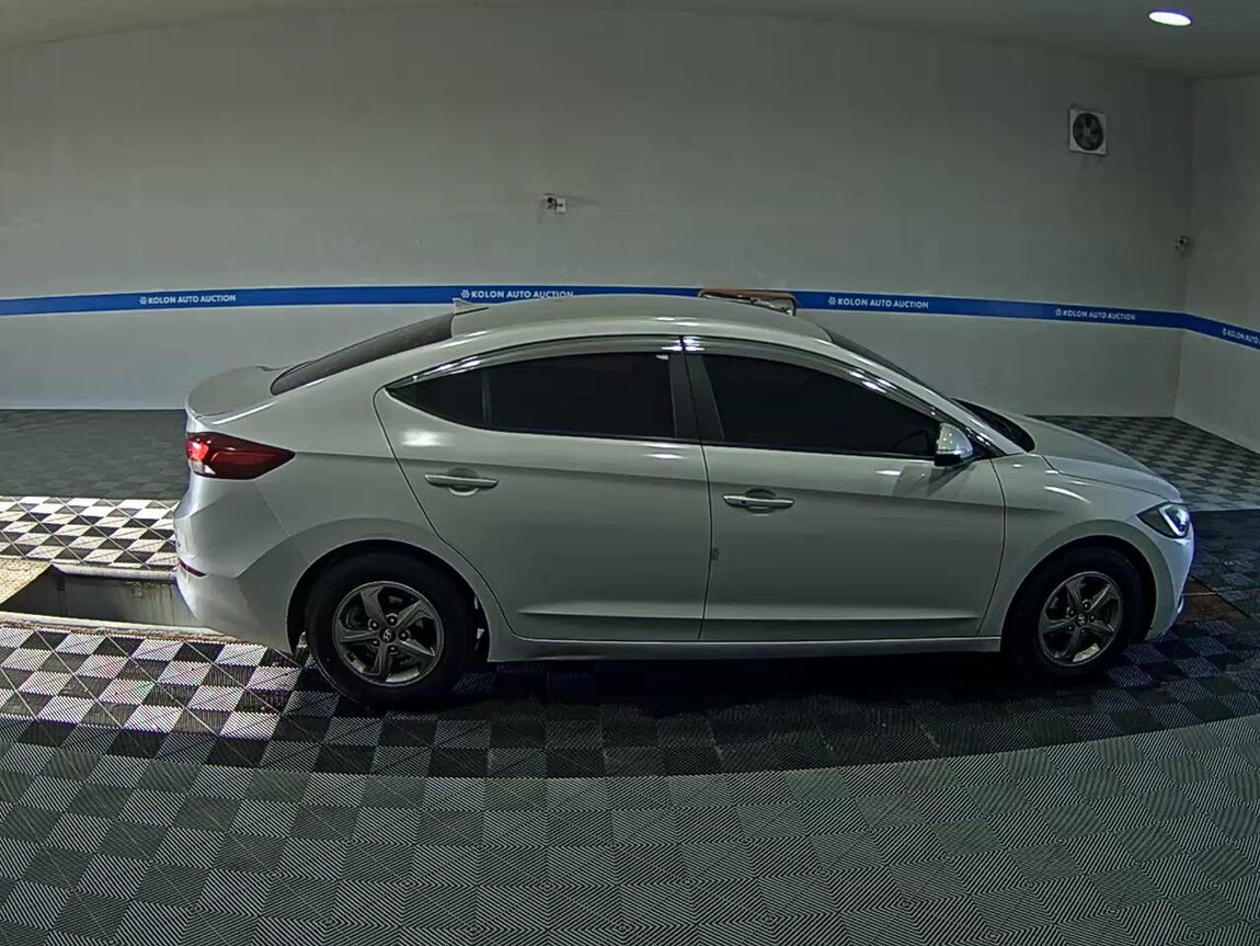 HYUNDAI AVANTE AD 1.6 GDi SMART 2016 - zdjęcie 4