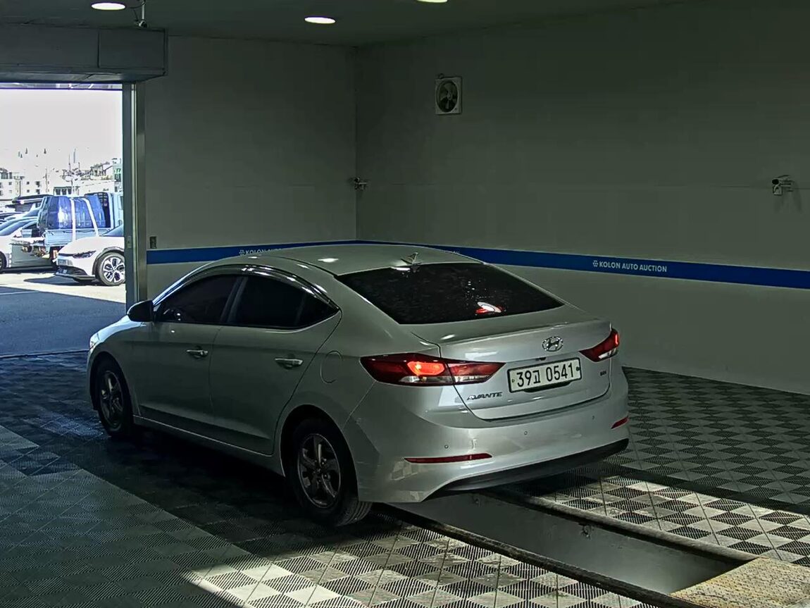 HYUNDAI AVANTE AD 1.6 GDi SMART 2016 - zdjęcie 6