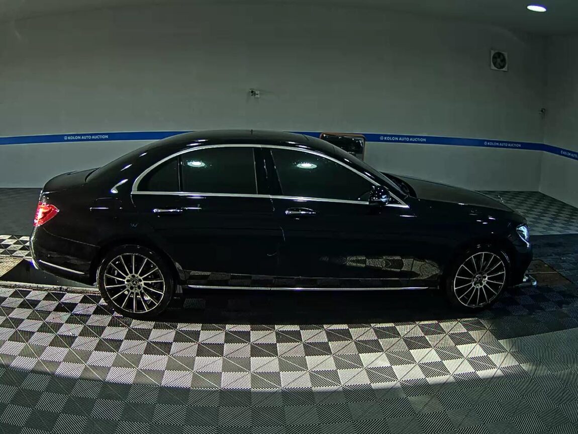 MERCEDES-BENZ E-CLASS (5TH GEN) E300 EXCLUSIVE 2018 - zdjęcie 4