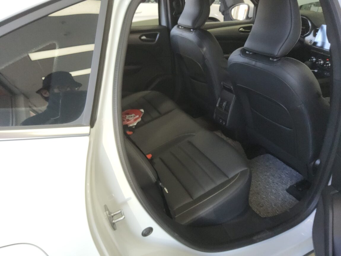 RENAULT (SAMSUNG) XM3 1.6 GTe RE 2024 - zdjęcie 13