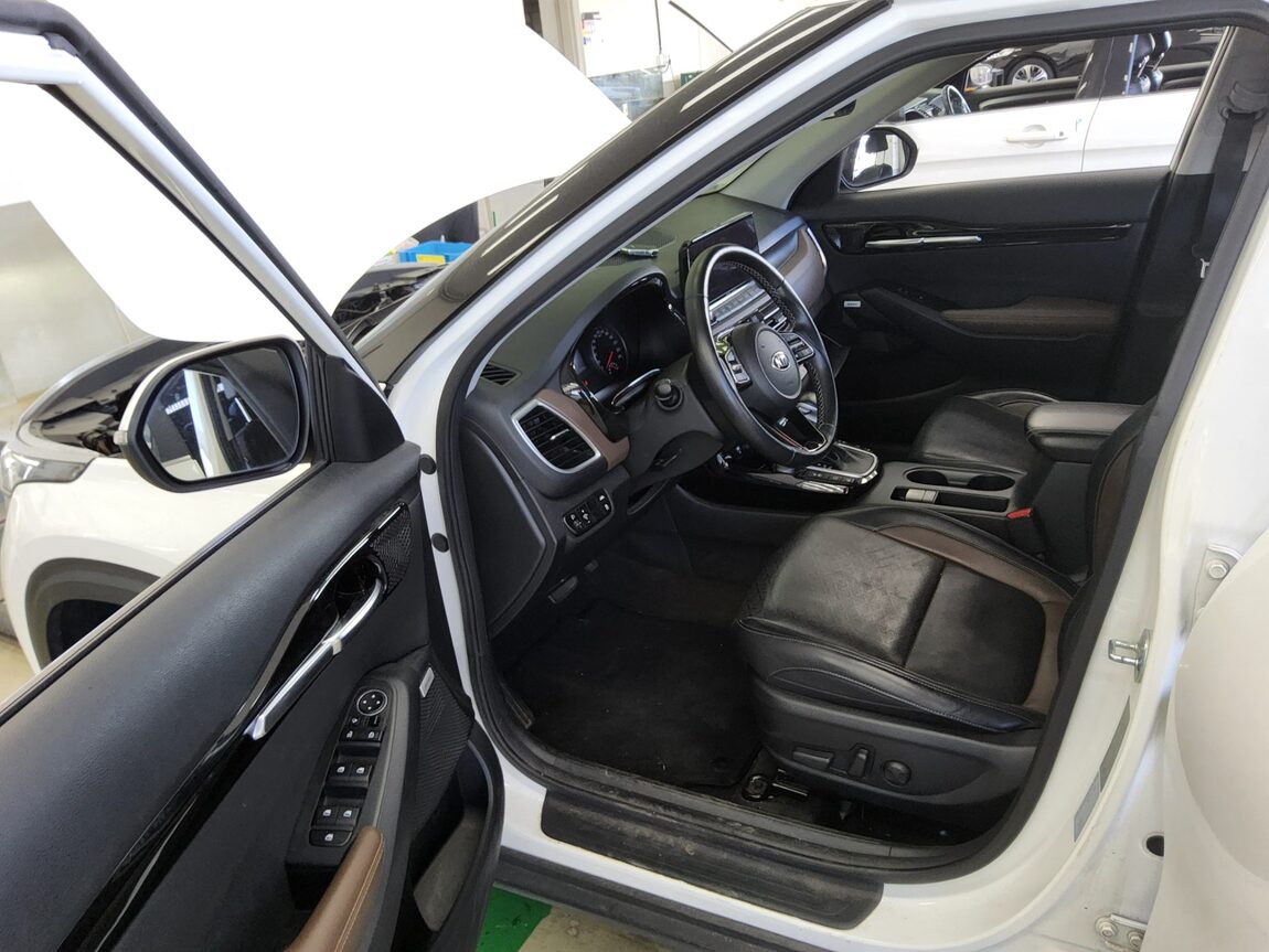 KIA SELTOS 1.6 GASOLINE 2WD SIGNATURE 2022 - zdjęcie 10