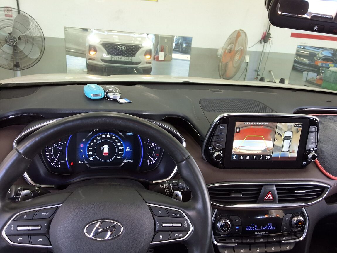 HYUNDAI SANTA FE (TM) R2.2 2WD INSPIRATION 2019 - zdjęcie 18