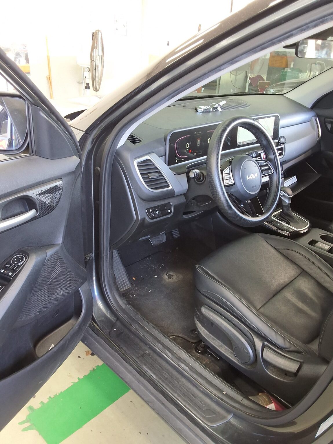 KIA THE NEW SELTOS 1.6 GASOLINE TURBO 2WD TRENDY 2023 - zdjęcie 10
