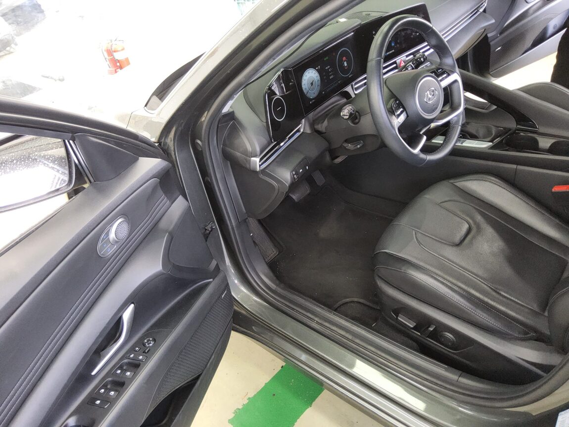 HYUNDAI AVANTE (CN7) 1.6 GASOLINE INSPIRATION 2023 - zdjęcie 10