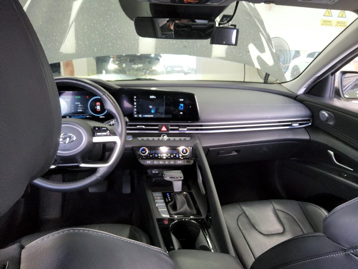 HYUNDAI AVANTE (CN7) 1.6 GASOLINE INSPIRATION 2023 - zdjęcie 11