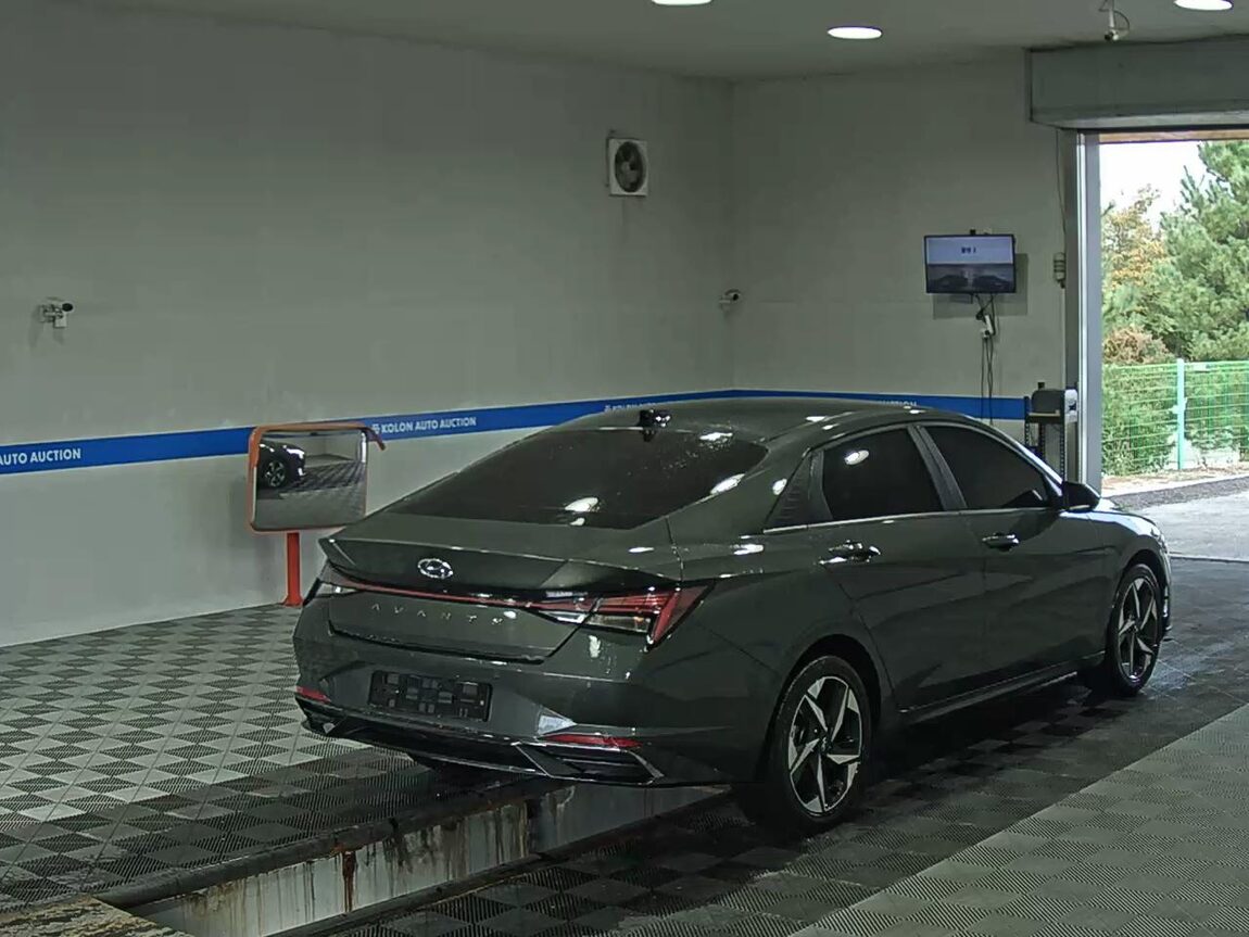 HYUNDAI AVANTE (CN7) 1.6 GASOLINE INSPIRATION 2023 - zdjęcie 5