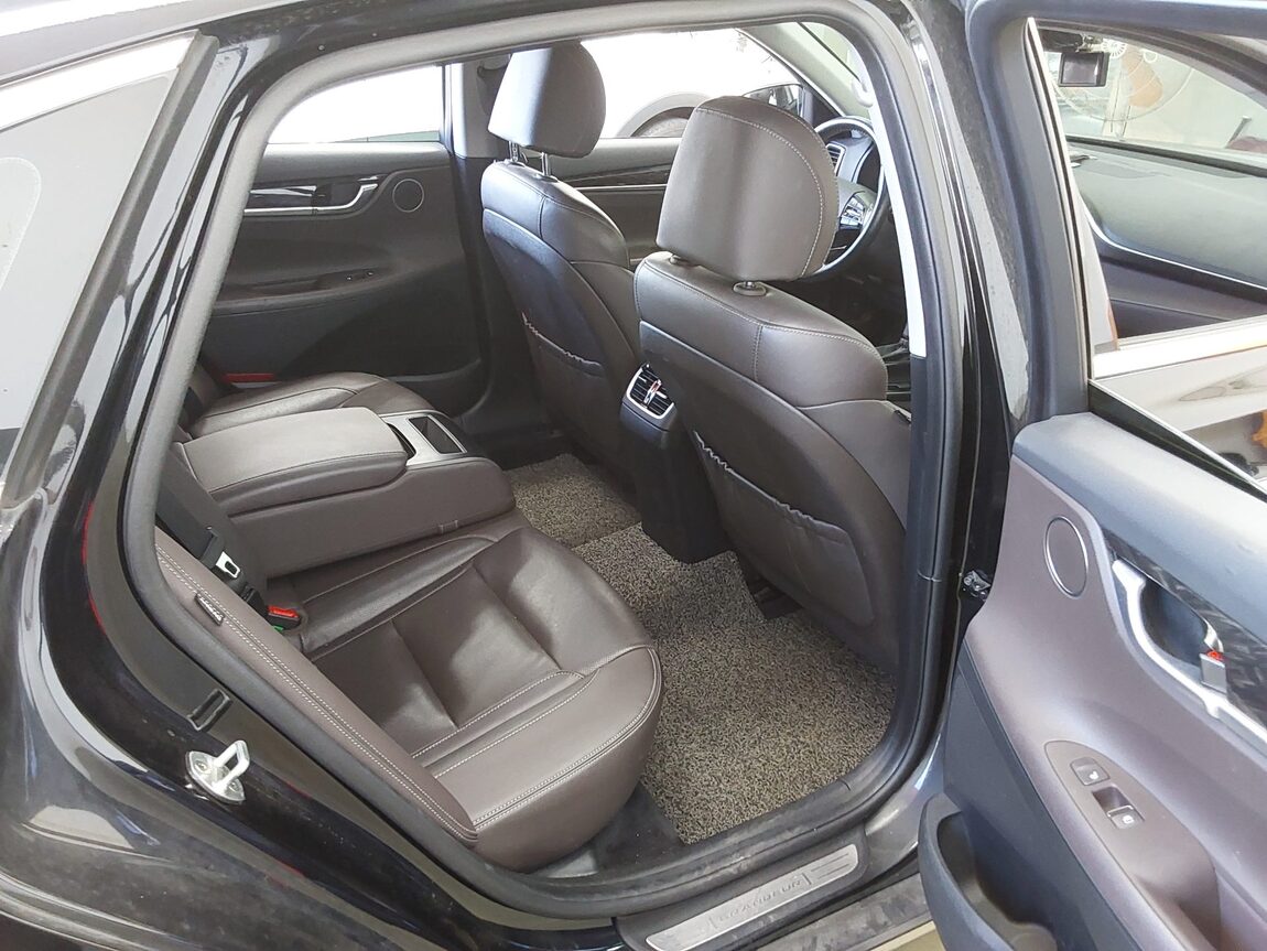 HYUNDAI GRANDEUR IG 2.4 GDi PREMIUM 2019 - zdjęcie 13
