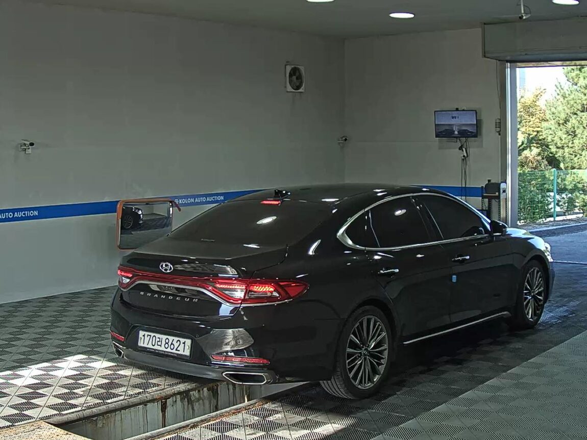 HYUNDAI GRANDEUR IG 2.4 GDi PREMIUM 2019 - zdjęcie 5