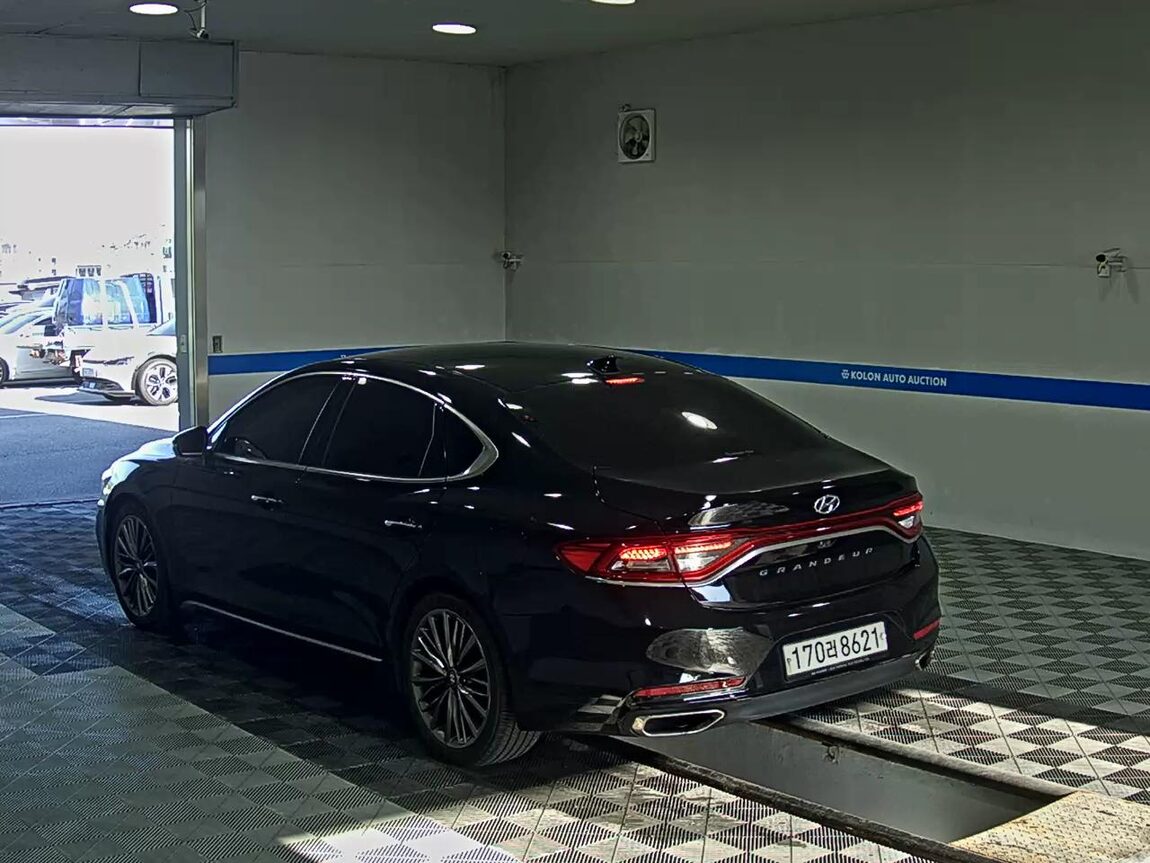 HYUNDAI GRANDEUR IG 2.4 GDi PREMIUM 2019 - zdjęcie 6