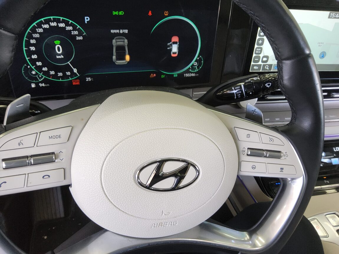 HYUNDAI THE NEW GRANDEUR IG HYBRID 2.4 HEV LE BLANC 2023 - zdjęcie 17