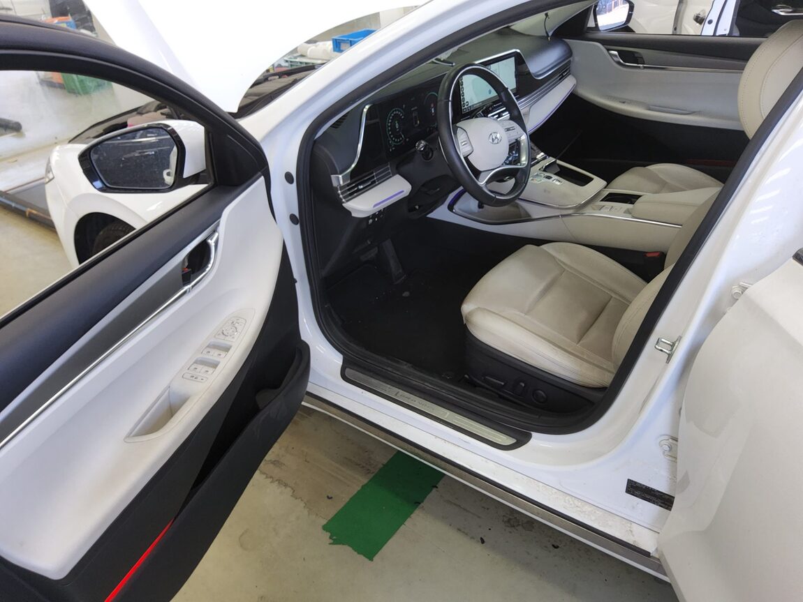 HYUNDAI THE NEW GRANDEUR IG HYBRID 2.4 HEV LE BLANC 2023 - zdjęcie 10