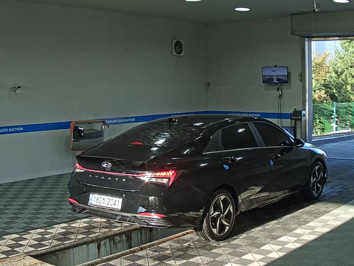 HYUNDAI AVANTE (CN7) 1.6 GASOLINE INSPIRATION 2021 - zdjęcie 5