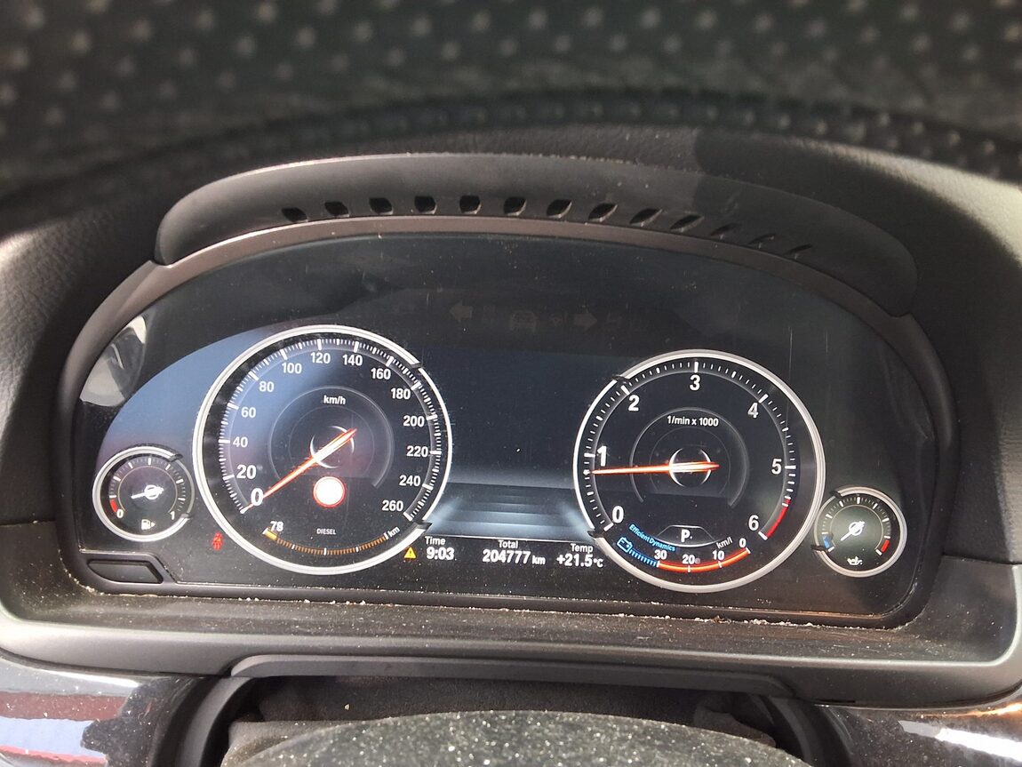 BMW 5 SERIES (6TH GEN) 520d xDRIVE 2014 - zdjęcie 10