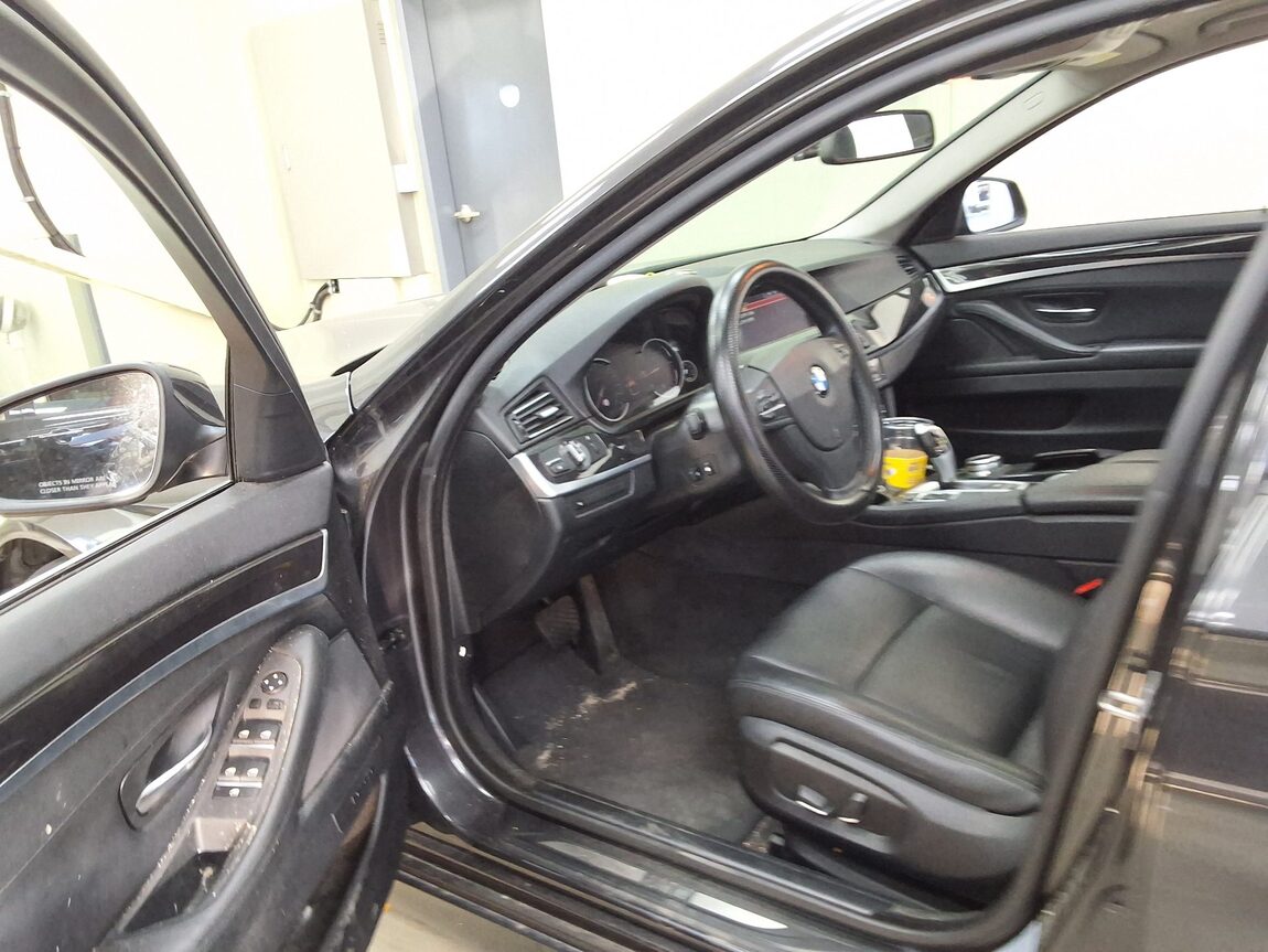BMW 5 SERIES (6TH GEN) 520d xDRIVE 2014 - zdjęcie 11