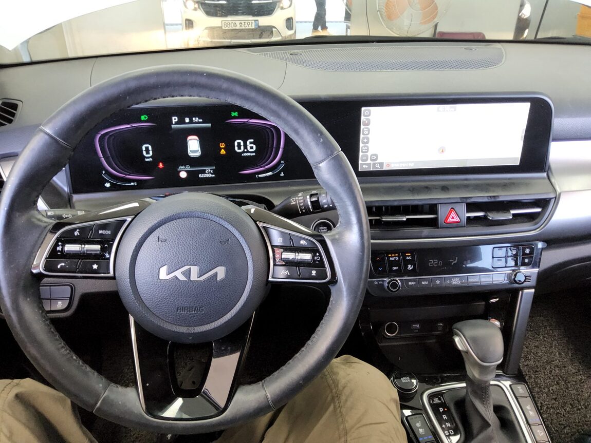 KIA THE NEW SELTOS 1.6 GASOLINE TURBO 4WD PRESTIGE 2023 - zdjęcie 17