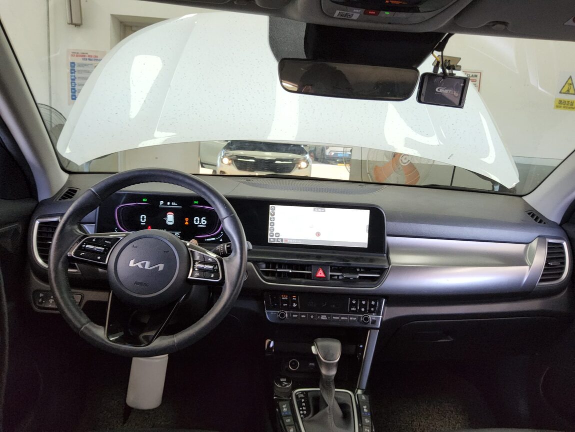 KIA THE NEW SELTOS 1.6 GASOLINE TURBO 4WD PRESTIGE 2023 - zdjęcie 11