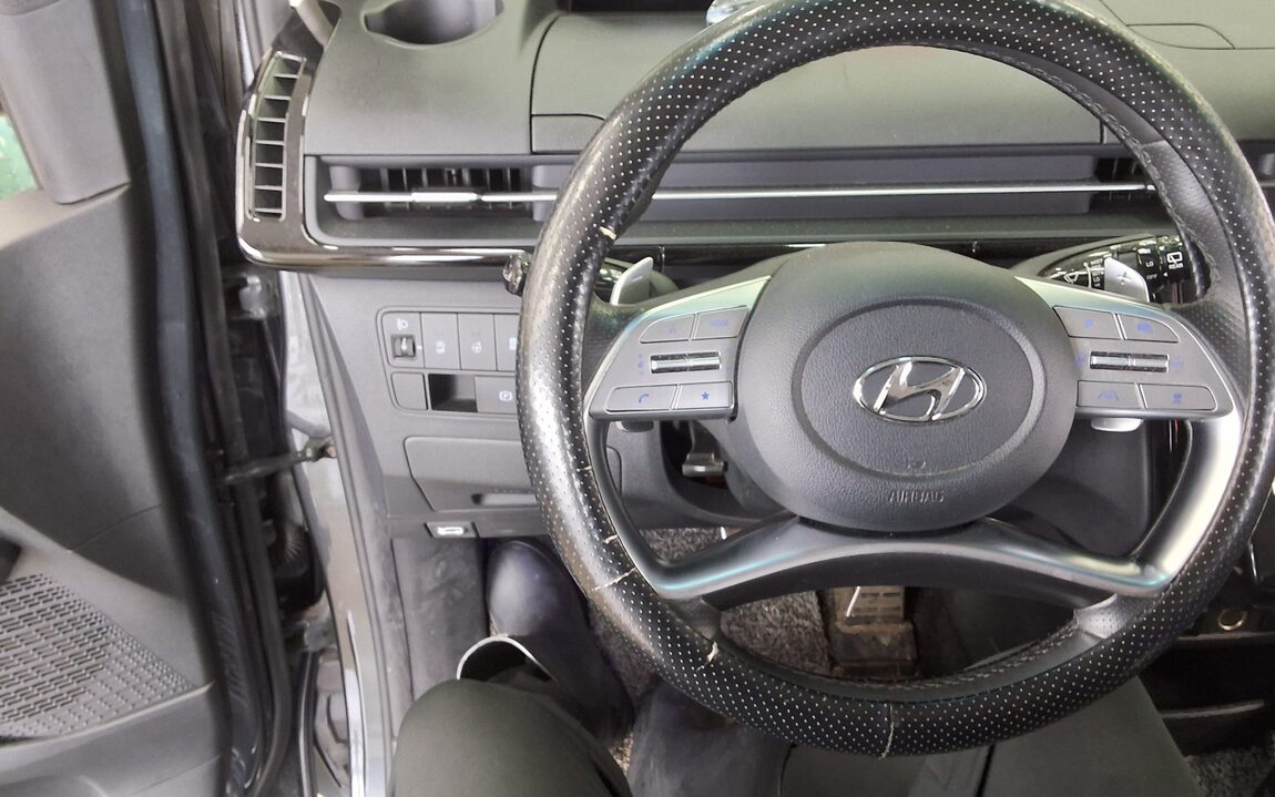 HYUNDAI STARIA 2.2 DIESEL LOUNGE 9-SEATER 2WD INSPIRATION 2023 - zdjęcie 17