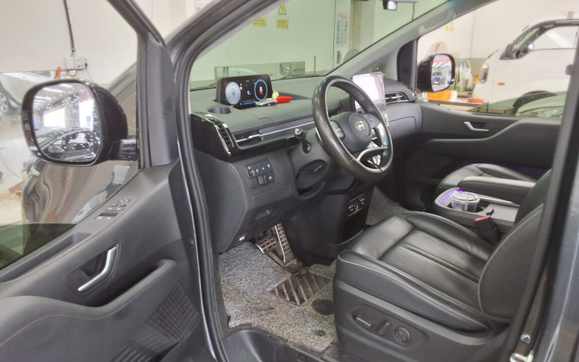 HYUNDAI STARIA 2.2 DIESEL LOUNGE 9-SEATER 2WD INSPIRATION 2023 - zdjęcie 10