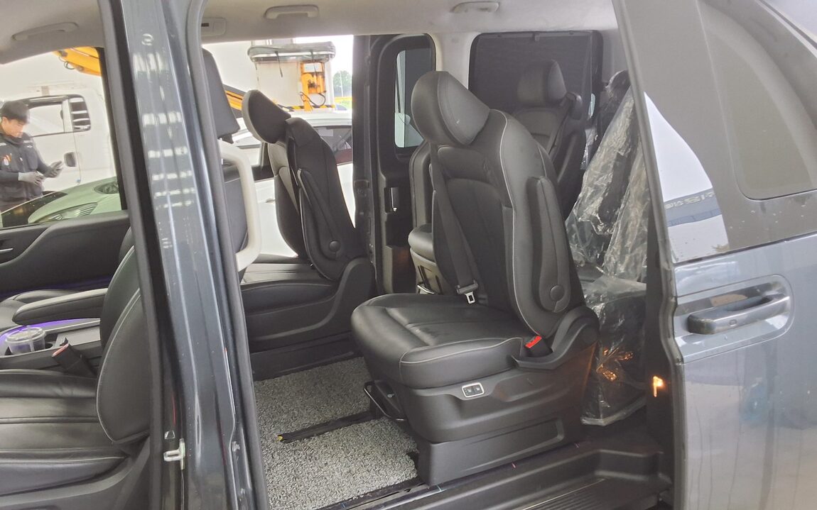 HYUNDAI STARIA 2.2 DIESEL LOUNGE 9-SEATER 2WD INSPIRATION 2023 - zdjęcie 12