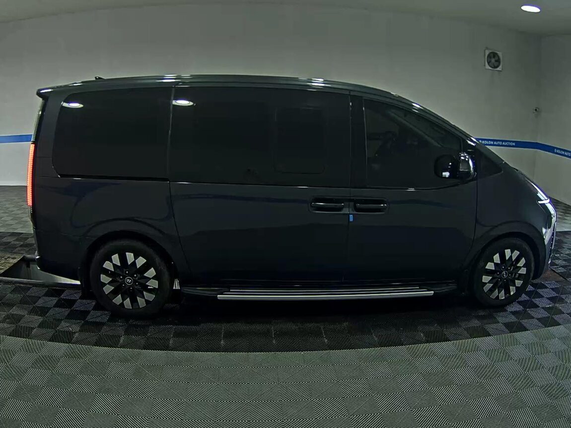 HYUNDAI STARIA 2.2 DIESEL LOUNGE 9-SEATER 2WD INSPIRATION 2023 - zdjęcie 4