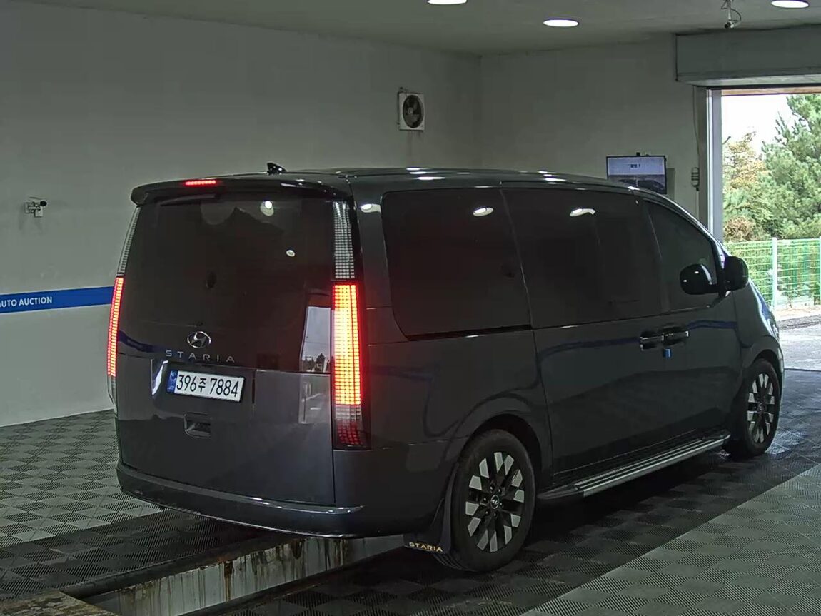 HYUNDAI STARIA 2.2 DIESEL LOUNGE 9-SEATER 2WD INSPIRATION 2023 - zdjęcie 5