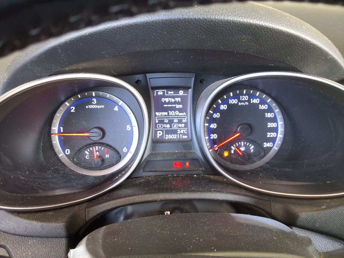 HYUNDAI SANTA FE (DM) DIESEL R2.0 2WD PREMIUM 2013 - zdjęcie 9