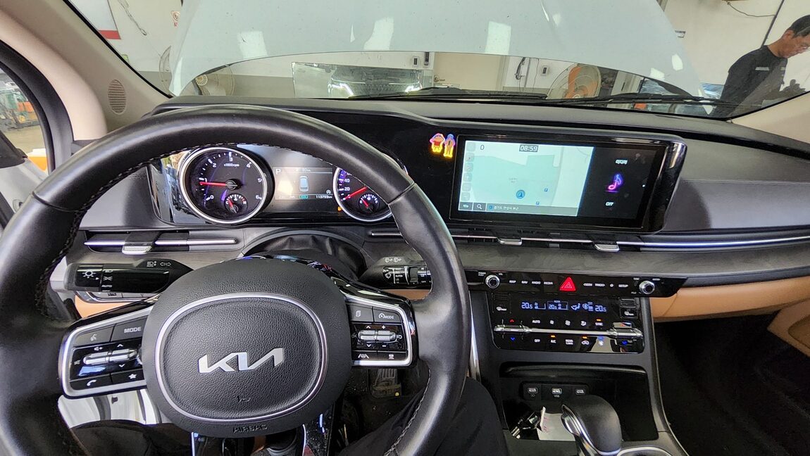 KIA NEW CARNIVAL (KA4) 9-SEATER DIESEL PRESTIGE 2023 - zdjęcie 17